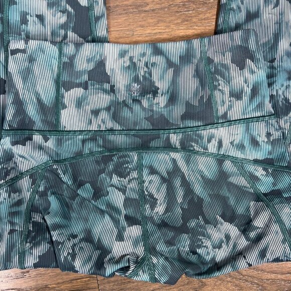 ATHLETA Rainier Printed Tights Green Floral XS EUC - Picture 5 of 6